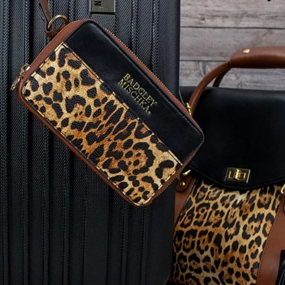 Badgley Mischka Vegan Leopard Pouch Belt Bag Crossbody Bag. - Picture 3 of 12